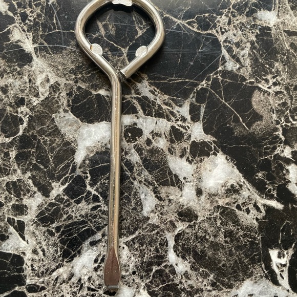 Vintage bottle opener-$1 if bundled - Picture 2 of 2